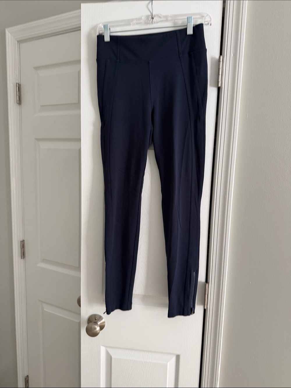 Women’s Athleta Navy Activewear Ankle Pants